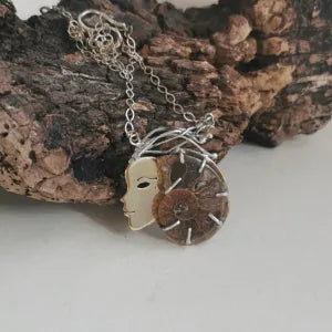 Ciondolo Dea Guerriera Ammonite